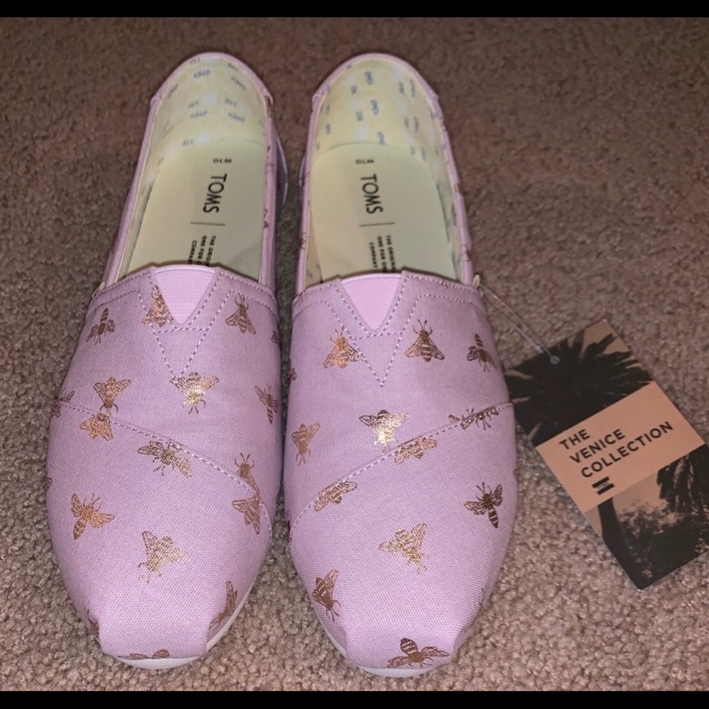 Toms Classic Lilac Honeybees Print Canvas